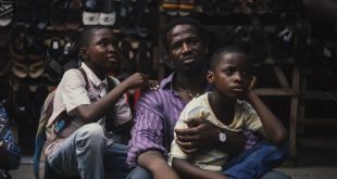 MY FATHER'S SHADOW von Akinola Davies Jr, ©MUBI